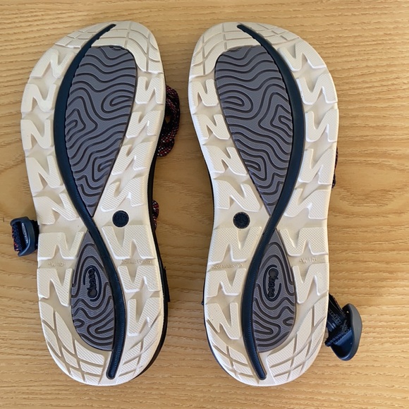 Brand new women’s chacos in original box - Picture 2 of 5